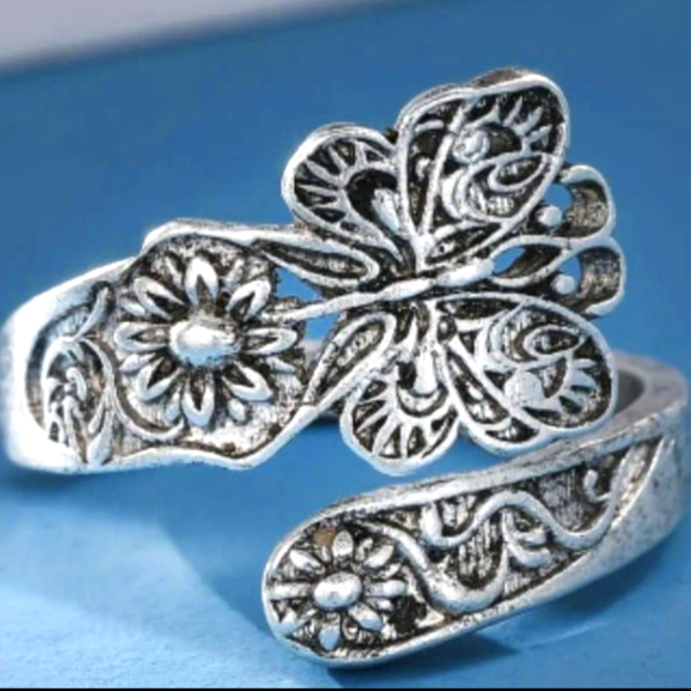 Silver Floral Butterfly Ring 12$
